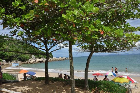 Chegando à praia da Tainha, em Bombinhas, litoral de Santa Catarina